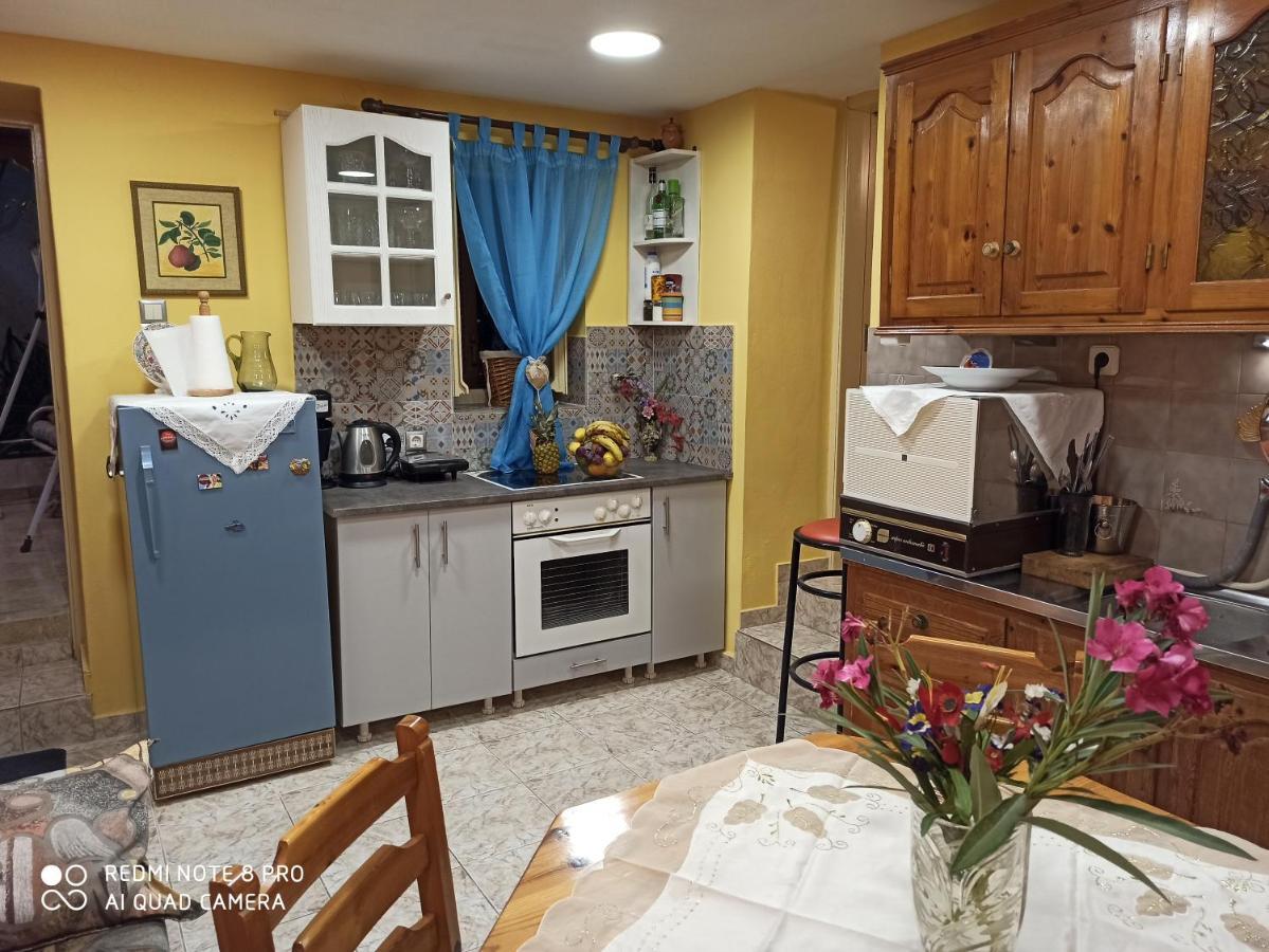 Aegina Town Traditional Lemon House Екстер'єр фото